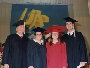 Graduación de la familia Herbez en la Universidad Adventista del Plata, Argentina (1992)